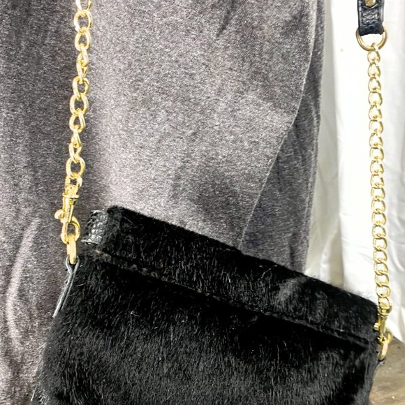 A New Day Black Pony Hair Faux Fur Small Purse Gold Chain Strap Easy Close Lock - Picture 4 of 6